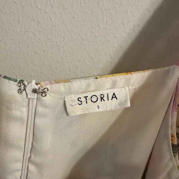 Storia Floral Maxi Dress in Pastel Hues Romantic Feminine Size Small Mama Mia - Picture 11 of 12